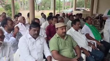 శంకరగుప్తం డ్రైన్ వలన నష్టపోతున్న కొబ్బరి రైతులతో కేశనపల్లిలో మాజీమంత్రి గొల్లపల్లి సూర్యారావు సమావేశం