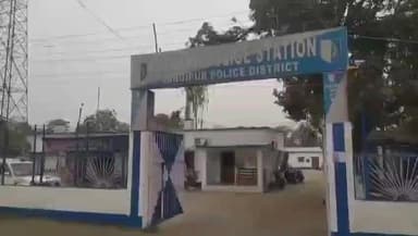 ফরাক্কা: গাড়িতে চেপে স্বামী ও স্ত্রী মিলে গাঁজা পাচার চেষ্টা, বাঞ্চাল করলো ফরাক্কার থানার পুলিশ, গাঁজার মুল্য প্রায় ৯ লক্ষ টাকা