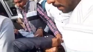 बिधूना: बेला थाना क्षेत्र के रसूलाबाद मार्ग पर बाइक और ट्रैक्टर की टक्कर, एक युवक घायल