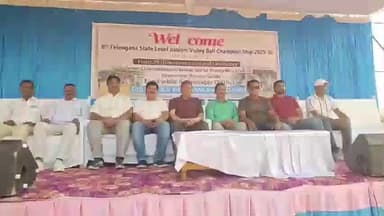 సిరిసిల్ల: సిరిసిల్ల మినీ స్టేడియంలో రెండవ రోజు కొనసాగుతున్న 8వ రాష్ట్రస్థాయి జూనియర్ బాలబాలికల వాలీబాల్ క్రీడలు