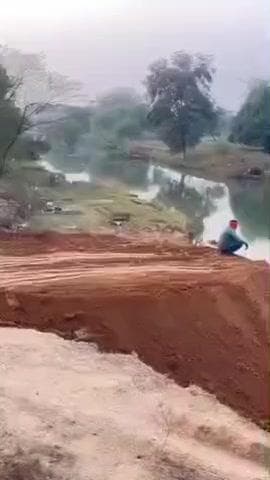 कोरांव: विधायक राजमणि कोल ने रामपुर कला गांव में कई महीने से क्षतिग्रस्त रास्ते की मरम्मत कराई, ग्रामीणों में खुशी