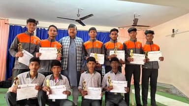 मधुपुर: मधुपुर में देवघर सहोदया द्वारा आयोजित खो-खो प्रतियोगिता में सरस्वती शिशु विद्या मंदिर की डबल जीत