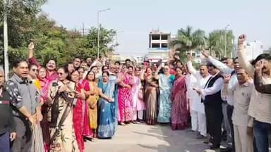 रतलाम नगर: ब्राह्मण की बेटी पर बयान के विरोध में सड़क पर उतरे ब्राह्मण समाजजन, CM के नाम दिया ज्ञापन
