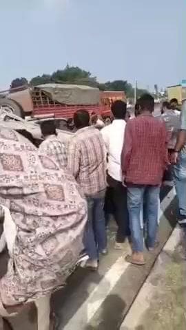 हमीरगढ़: हमीरगढ़ थाना प्रभारी का वाहन दुर्घटनाग्रस्त, हादसे में बाल-बाल बचे, निजी वाहन से भीलवाड़ा की ओर जा रहे थे