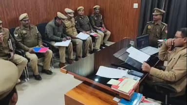 बैरिया: अपराध और अपराधियों पर प्रभावी नियंत्रण के लिए सीओ बैरिया ने मातहतो के साथ की बैठक, दिए निर्देश