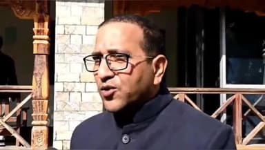 डुंडा: डीएम प्रशांत आर्य ने उत्तरकाशी जनपद में संचालित विभिन्न विकास कार्यों की जानकारी दी