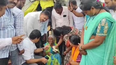 లబ్ధిదారులకు నేరుగా వారి ఇంటికే పెన్షన్ ప్రత్తిపాడు ఎమ్మెల్యేవరుపుల