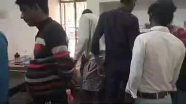 सिकंदरपुर: बेल्थरामार्ग पर नवानगर ब्लाक के समीप बाइक असंतुलित होकर पलट गई, दो युवक गंभीर रूप से घायल