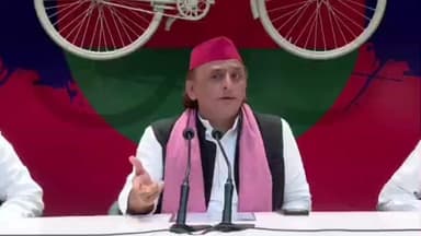 झांसी: सपा प्रमुख अखिलेश यादव ने गरौठा के पूर्व विधायक मामले में पुलिस पर किया तीखा हमला, वीडियो सोशल मीडिया पर हो रहा वायरल