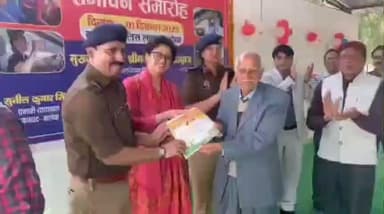 महोबा: पुलिस लाइन में डीएम और एसपी की अध्यक्षता में यातायात माह नवंबर का भव्य समापन