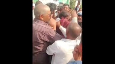 रतलाम नगर: धोसवास में किस्त मांगने पर ग्रामीणों ने फाइनेंस कर्मचारियों को चाकू मारे, हमलावरों को पकड़कर पीटा