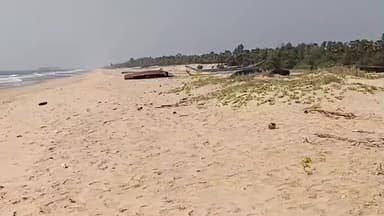 పాయకరావుపేట నియోజకవర్గంలో నిర్మానుష్యంగా మారిన సముద్ర తీరప్రాంతాలు