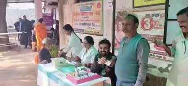 झाझा: सीएचसी झाझा में पुरुष नसबंदी पखवाड़ा को लेकर लगा कैम्प, स्वास्थ्य विभाग ने बढ़ाई जागरूकता