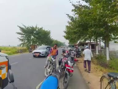 ଦିଗପହଣ୍ଡି: ଗଞ୍ଜାମ ଜିଲ୍ଲା ଦିଗପହଣ୍ଡି ଥାନା ଗଣିଆନାଳ ପେଟ୍ରୋଲ ପମ୍ପ ନିକଟରେ ଏକ ମୋଟରସାଇକେଲ ଦୁର୍ଘଟଣାଗ୍ରସ୍ତ ହୋଇଛି ।