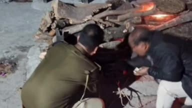 जावरा: ग्राम धतरावदा: ज़मीन विवाद में भांजे की मौत, परिजन नहीं आए तो चौकी प्रभारी खान ने दी मुखाग्नि