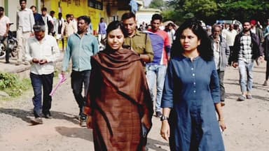 रतलाम नगर: कलेक्टर ने उर्वरक वितरण केंद्र, दिलीप नगर का दौरा किया, अधिकारियों को दिए निर्देश