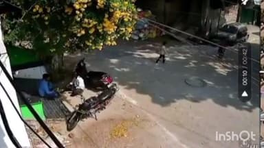 కరీంనగర్: కరీంనగర్ లో చిన్న పిల్లల కిడ్నాప్ చేసేందుకు యత్నం, సోషల్ మీడియాలో ఓ వీడియో వైరల్.