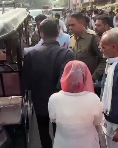 छतरपुर नगर: छतरपुर जिला न्यायालय में कोर्ट मैरिज के दौरान लड़की पक्ष का हंगामा, अदालत परिसर में मारपीट, वीडियो वायरल