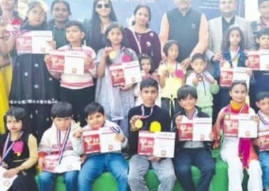 बद्दी: यूनिसन इंटरनैशनल स्कूल में जश्न-ए-उड़ान कार्यक्रम में मेधावी छात्रों को किया गया नवाजा