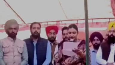 ਖਰੜ: ਖਰੜ ਵਿਖੇ ਵਿਧਾਇਕ ਅਨਮੋਲ ਗਗਨ ਮਾਨ ਨੇ ਕਰਵਾਏ ਜਾ ਰਹੇ ਵਿਕਾਸ ਕਾਰਜਾਂ ਨੂੰ ਲੈ ਕੇ ਕੀਤੀ ਸ਼ਹਿਰ ਵਾਸੀਆਂ ਨਾਲ ਮੀਟਿੰਗ