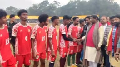 आदित्यपुर गम्हरिया: नारायणपुर में दो दिवसीय फुटबॉल प्रतियोगिता में शामिल हुए पूर्व मुख्यमंत्री अर्जुन मुंडा