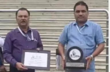 ಸೂಪಾ: ಗಾಂಧಿ ಗ್ರಾಮ ಪುರಸ್ಕಾರ ಪಡೆದ ನಂದಿಗದ್ದೆ ಗ್ರಾ.ಪಂ, ಮುಖ್ಯಮಂತ್ರಿಗಳಿಂದ ಪ್ರಶಸ್ತಿ ಸ್ವೀಕಾರ