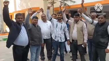 निज़ामाबाद: मिर्जापुर ब्लॉक में ग्राम पंचायत अधिकारियों ने बायोमैट्रिक उपस्थिति के खिलाफ जताया विरोध