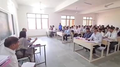 पानसेमल: पानसेमल के अधिकारी-कर्मचारी 95 मतदान केंद्रों पर SIR का शत-प्रतिशत कार्य पूर्ण करने में जुटे