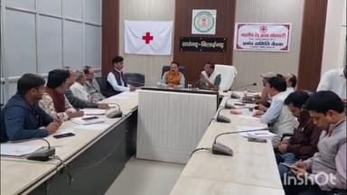 सारंगढ़ कलेक्ट्रेट में आयोजित की गई जिला रेडक्रॉस शाखा की बैठक