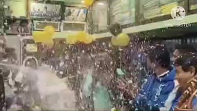 মগরাহাট ১: কর্মী সমর্থকদের সঙ্গে কেক কেটে নিজের জন্মদিন উদযাপন করলেন মগরাহাট পশ্চিম বিধানসভা কেন্দ্রের বিধায়ক গিয়াস উদ্দিন মোল্লা