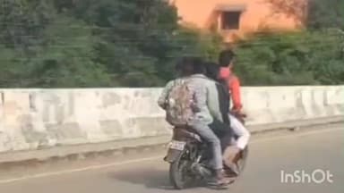 NH-43 पर मनेंद्रगढ़ में बाइक पर चार युवक सवार, वीडियो हुआ वायरल