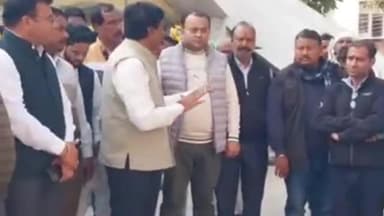 शामली: शामली में कूड़ा प्रबंधन के लिए नगर पालिका ने लगाई 25 ई-रिक्शा, चेयरमैन ने दी जानकारी