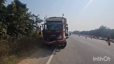 गभाना: हाईवे पचपेड़ा मोड़ पर दो कैंटर आपस में टकराए, हादसे में दोनों वाहनों के चालक हुए घायल