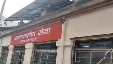 चाईबासा: सदर अस्पताल में बेड की भारी कमी, बरामदे में हो रहा मरीजों का इलाज