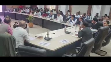 सांवेर: भारत निर्वाचन आयोग के सचिव पहुंचे इंदौर, ज़िले में चल रहे SIR कार्य की समीक्षा की, इंदौर कलेक्टर ने दी जानकारी