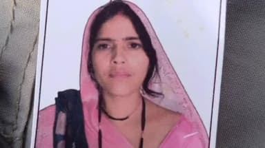 महोबा: खरेला में दिल दहला देने वाली घटना, पति का आरोप- पत्नी प्रेम संबंध के चलते घर छोड़कर लापता