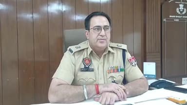 ਨਵਾਂਸ਼ਹਿਰ: ਫਿਰੋਜ਼ਪੁਰ ਜੇਲ ਵਿੱਚ ਬੰਦ ਵਿਅਕਤੀ ਨੇ ਕਰਵਾਇਆ ਬੰਗਾ ਵਿੱਚ ਸਕਾਰਪੀਓ ਸਵਾਰਾ ਤੇ ਹਮਲਾ