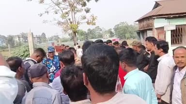 মাথাভাঙা ১: মাথাভাঙ্গা মহকুমা হাসপাতালে জমি দখল করে না আরো অভিযোগ দুই ব্যবসায়ীর বিরুদ্ধে