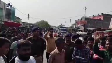 इछावर: जिले के ग्राम बरखेड़ा हसन में स्मार्ट मीटर को लेकर ग्रामीणों का विरोध प्रदर्शन, किया चक्का जाम