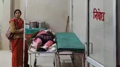 पडरौना: गोड़रिया में बड़ा हादसा: प्रधानाचार्य ने पढ़ा रहीं शिक्षिका को कार से रौंदा, अध्यापिका का मेडिकल कॉलेज में इलाज जारी