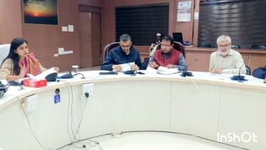 होशंगाबाद नगर: कलेक्ट्रेट कार्यालय में कलेक्टर ने SIR 2026 की समीक्षा की, डिजिटाइजेशन सुनिश्चित करने के निर्देश दिए
