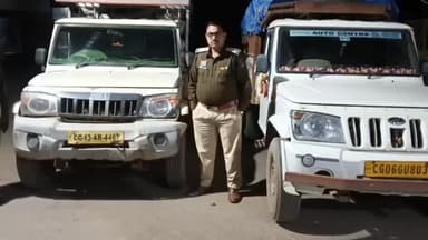 पुसौर: पुसौर पुलिस की बड़ी कार्रवाई: ओड़िशा से लाए जा रहे दो पिकअप में 114 बोरी अवैध धान किया गया जब्त