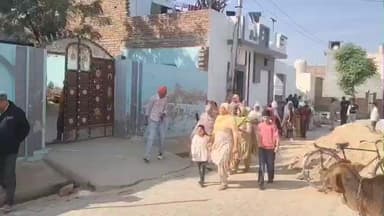 टिब्बी: टिब्बी में इथेनॉल फैक्ट्री के खिलाफ 10 दिसंबर को महापंचायत, महिलाएं घर-घर बांट रहीं पीले चावल व करवे