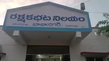 జడ్చర్ల: బాలానగర్ మండల కేంద్రంలో 44వ జాతీయ రహదారిపై అధికారులు, పోలీసులు తనిఖీలు ఎన్నికలవేళ మద్యం పట్టివేత