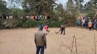 गोला: मुर्गा लड़ाई की आड़ में साप्ताहिक बाजारों में चल रहा जुआ, युवकों की जिंदगी बर्बाद