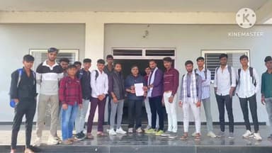 आगर: परीक्षा परिणामों में त्रुटियों को लेकर छात्रों का विरोध, छात्र नेता राहुल मेघवाल के नेतृत्व में ज्ञापन सौंपा