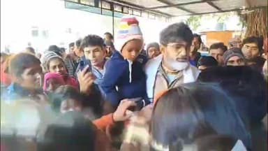 गोगुन्दा: बड़गांव अस्पताल में उबाल: डॉ. अशोक शर्मा के APO के विरोध में प्रदर्शन तेज हुआ