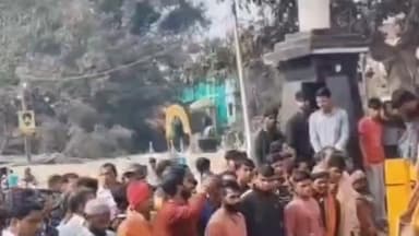 सिमरिया: सिमरिया चौक पर तेज रफ्तार पिकअप ने दो बाइकों को रौंदा, तीन घायल, दो गंभीर