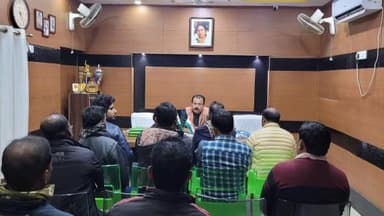 বজবজ ২: বজবজ ২ নম্বর ব্লকের বিভিন্ন এলাকার সাধারণ মানুষদের সমস্যা সমাধানের জন্য আলোচনা সভা করলেন পঞ্চায়েত সমিতির সভাপতি