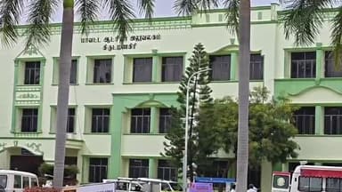 கிருஷ்ணகிரி: மோட்டூர் கிராமத்தில் தனிநபர் ஆக்கிரமிப்பு அகற்றி ஆதிதிராவிட மக்களுக்கு வீட்டுமனை பட்டா மலைப்பாதை வழங்க மாவட்ட ஆட்சியர் அலுவலகத்தில் புகார் மனு